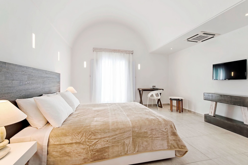 Cavo Bianco Boutique Hotel & Spa — Hotel rooms in Kamari, South Aegean