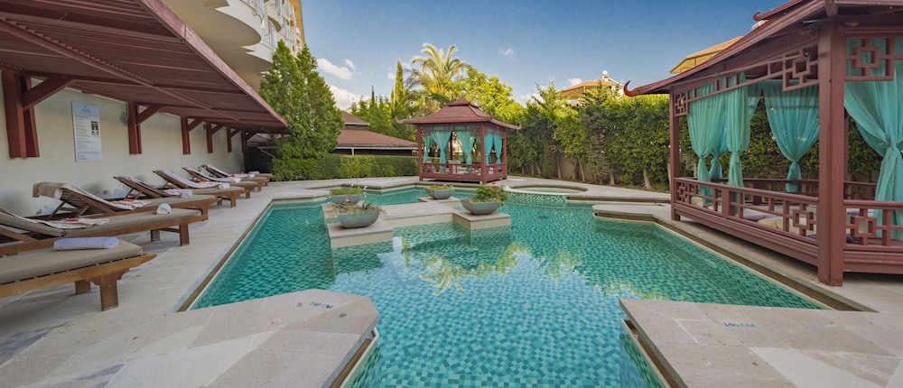 Crystal Admiral Aqua Collection — Swimming pool in Manavgat