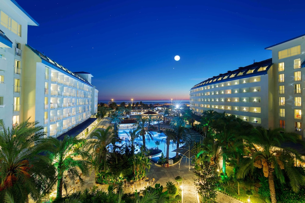 Crystal Admiral Aqua Collection — Hotel building in Manavgat