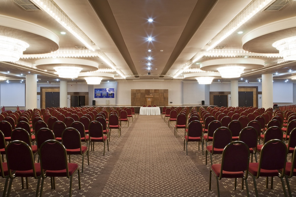Crystal Admiral Aqua Collection — Hotel building in Manavgat