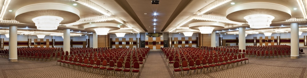 Crystal Admiral Aqua Collection — Hotel building in Manavgat