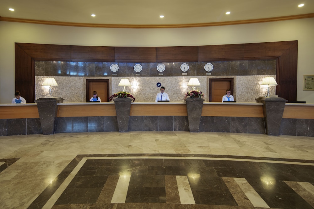 Crystal Admiral Aqua Collection — Hotel building in Manavgat