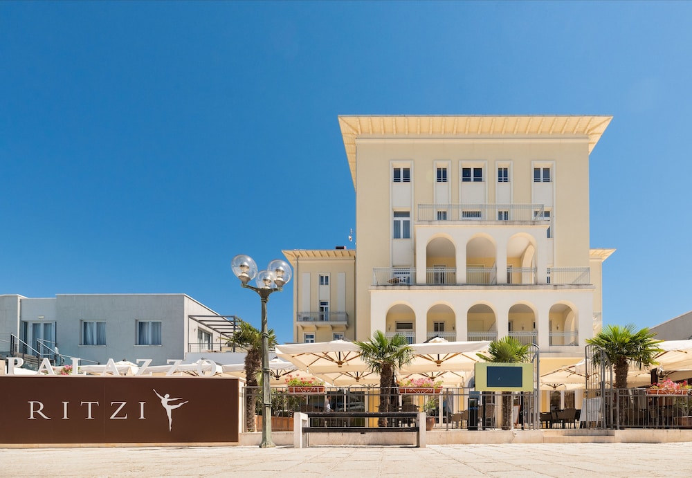 BO Hotel Palazzo — Hotel building in Poreč, Istria