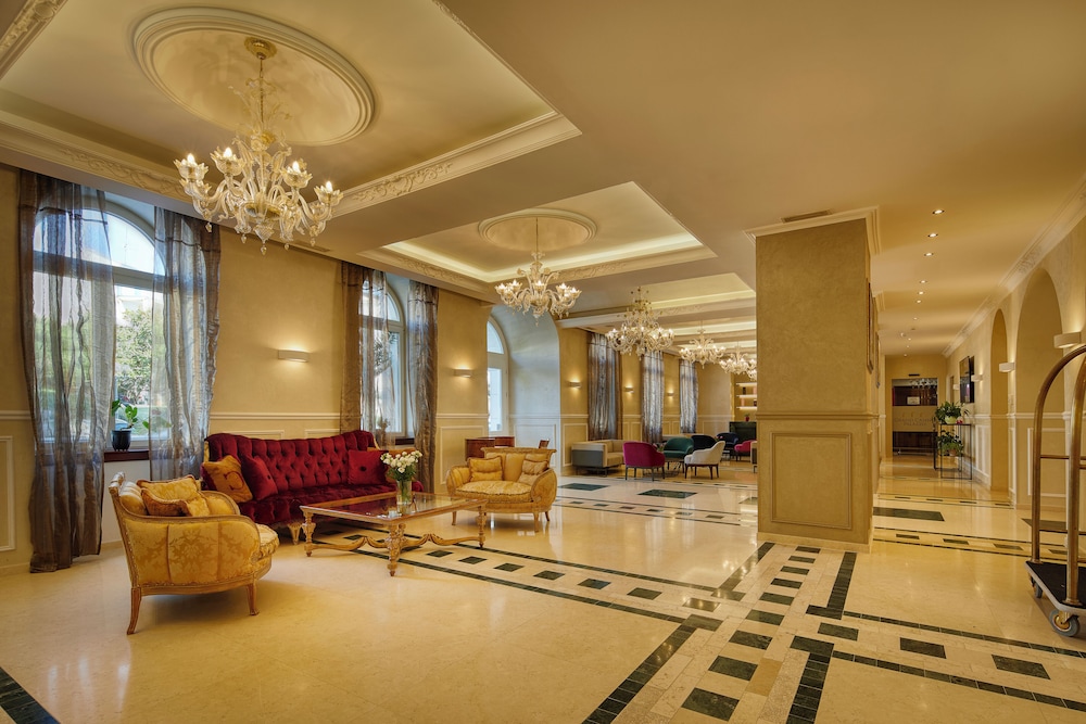 BO Hotel Palazzo — Hotel building in Poreč, Istria