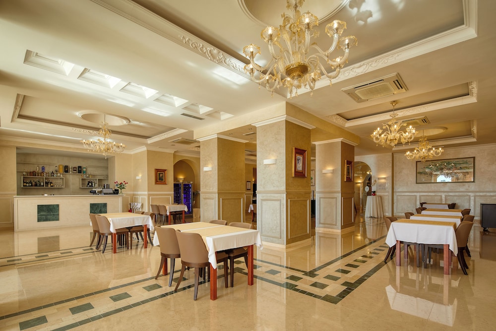 BO Hotel Palazzo — Restaurant & bars in Poreč, Istria