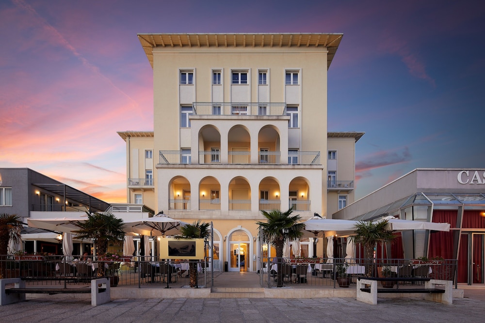 BO Hotel Palazzo — Hotel building in Poreč, Istria