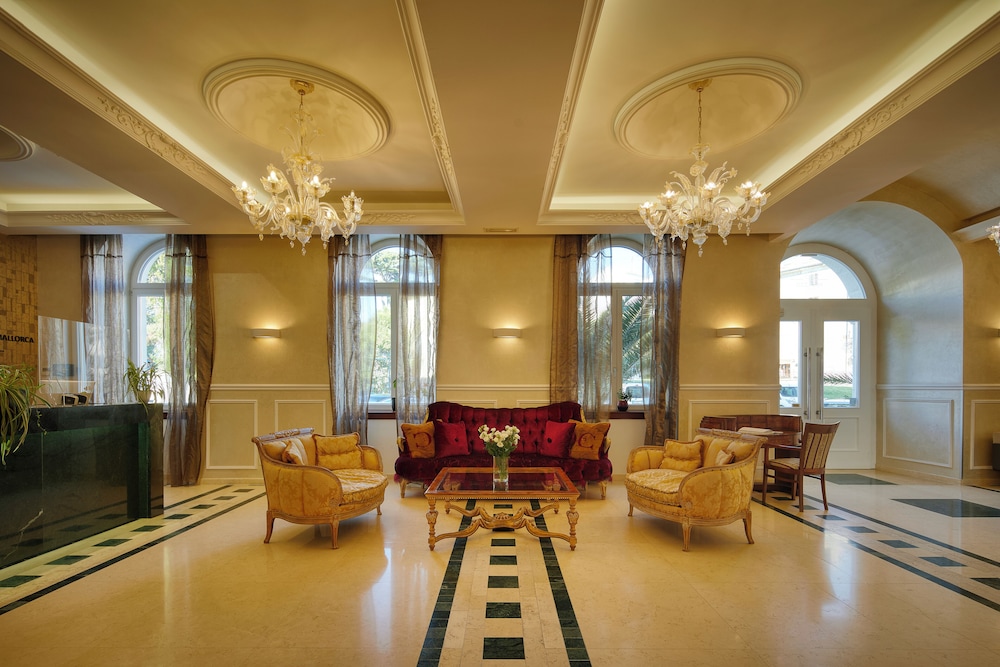 BO Hotel Palazzo — Hotel building in Poreč, Istria