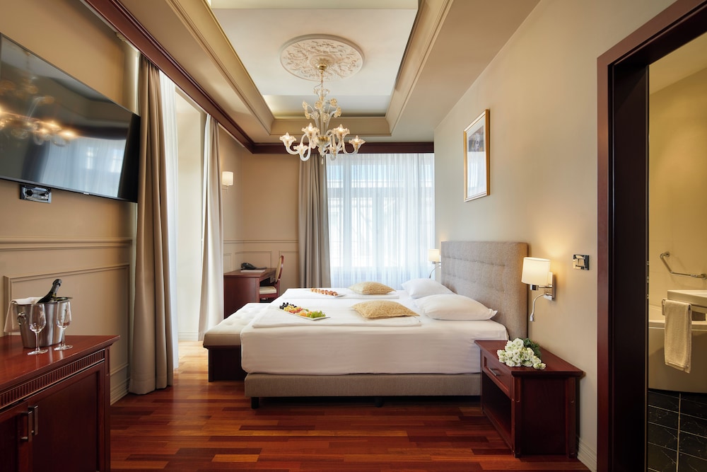 BO Hotel Palazzo — Hotel rooms in Poreč, Istria