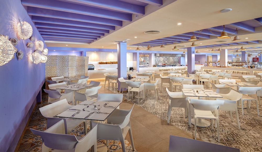 Protur Floriana Resort Aparthotel - All inclusive — Restaurant & bars in Cala Bona, Balearic Islands