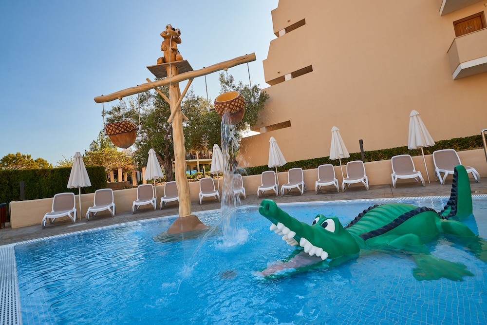 Protur Floriana Resort Aparthotel - All inclusive — Attractions for children in Cala Bona, Balearic Islands
