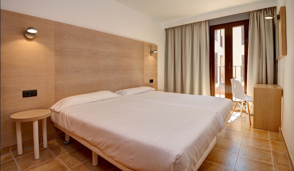 Protur Floriana Resort Aparthotel - All inclusive — Hotel rooms in Cala Bona, Balearic Islands