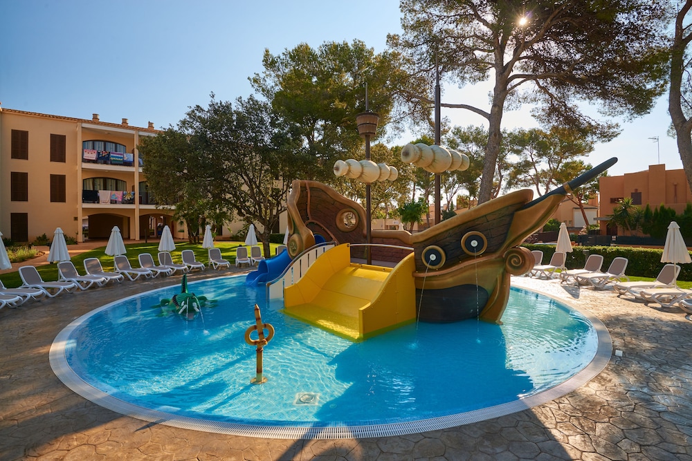 Protur Floriana Resort Aparthotel - All inclusive — Attractions for children in Cala Bona, Balearic Islands