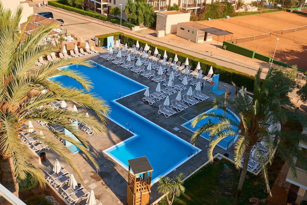 Protur Floriana Resort Aparthotel - All inclusive — Swimming pool in Cala Bona, Balearic Islands