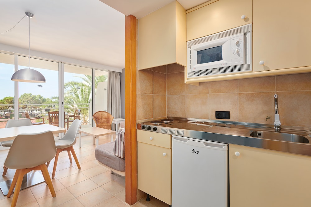 Protur Floriana Resort Aparthotel - All inclusive — Hotel rooms in Cala Bona, Balearic Islands