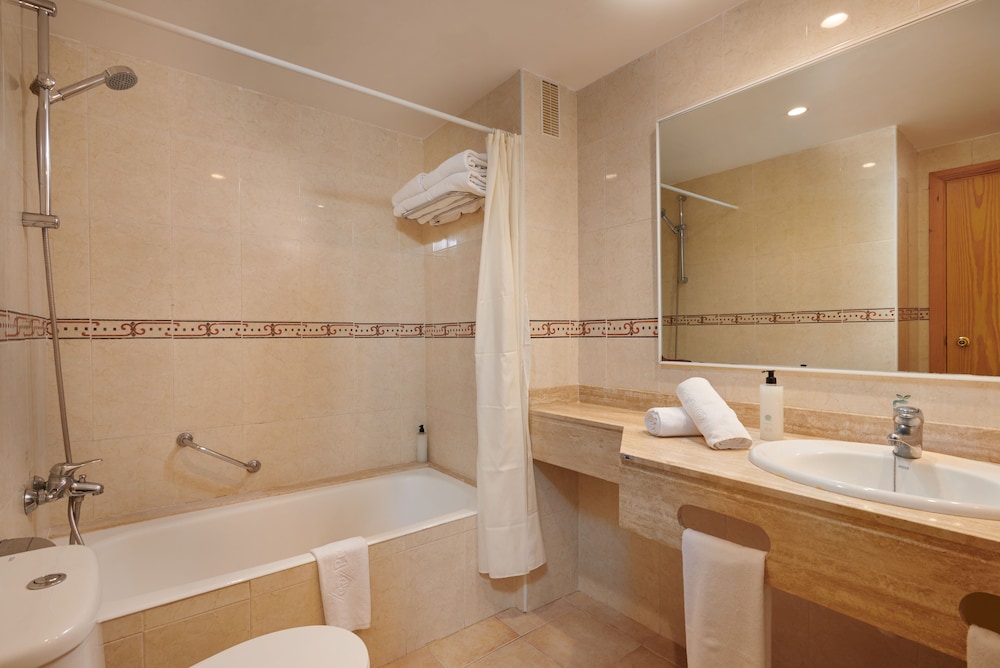 Protur Floriana Resort Aparthotel - All inclusive — Hotel rooms in Cala Bona, Balearic Islands
