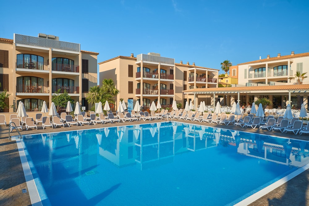 Protur Floriana Resort Aparthotel - All inclusive — Main photo in Cala Bona, Balearic Islands