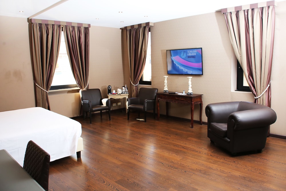 TH Roma - Carpegna Palace — Hotel rooms in Rome, Lazio