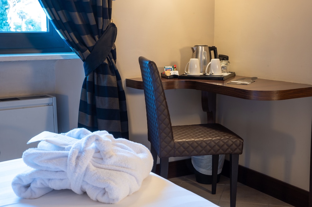 TH Roma - Carpegna Palace — Hotel rooms in Rome, Lazio