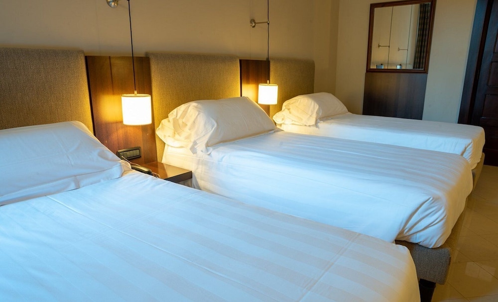 TH Roma - Carpegna Palace — Hotel rooms in Rome, Lazio