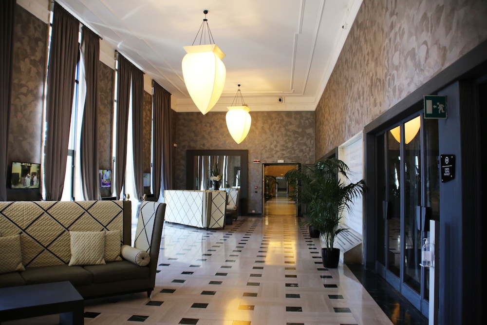 TH Roma - Carpegna Palace — Hotel building in Rome, Lazio