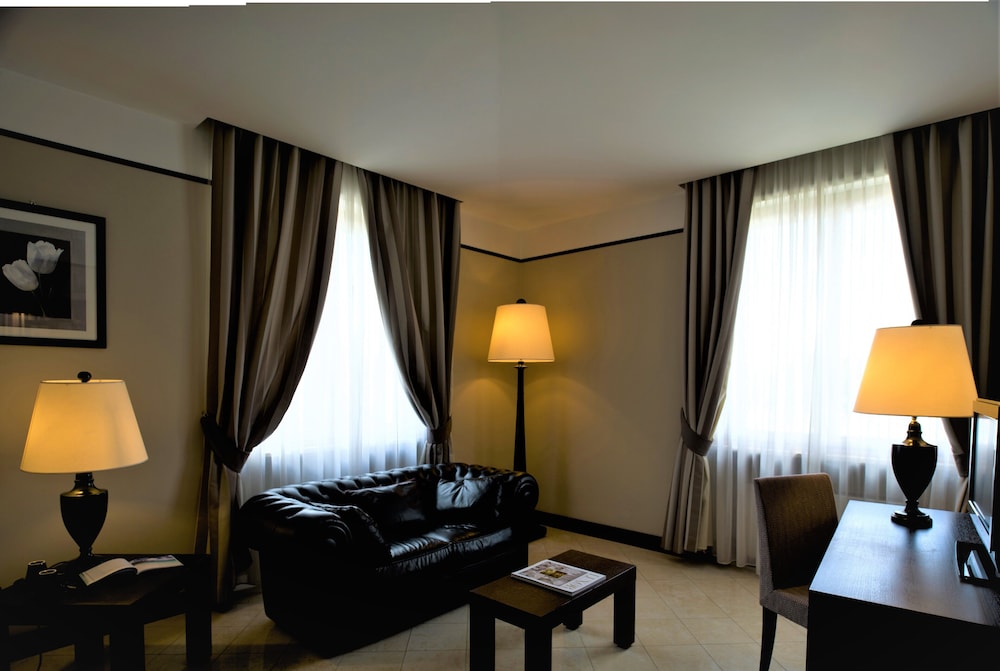TH Roma - Carpegna Palace — Hotel rooms in Rome, Lazio