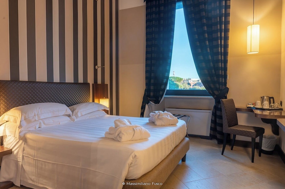 TH Roma - Carpegna Palace — Hotel rooms in Rome, Lazio