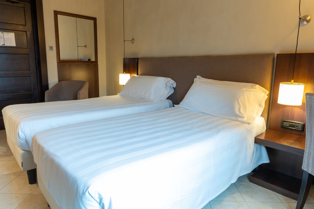 TH Roma - Carpegna Palace — Hotel rooms in Rome, Lazio