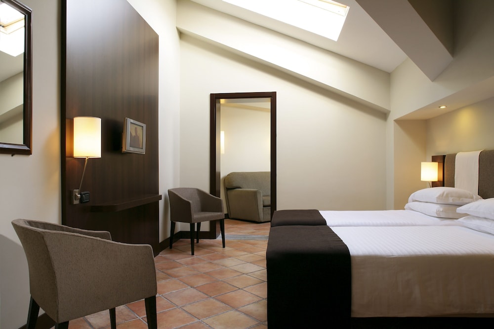 TH Roma - Carpegna Palace — Hotel rooms in Rome, Lazio