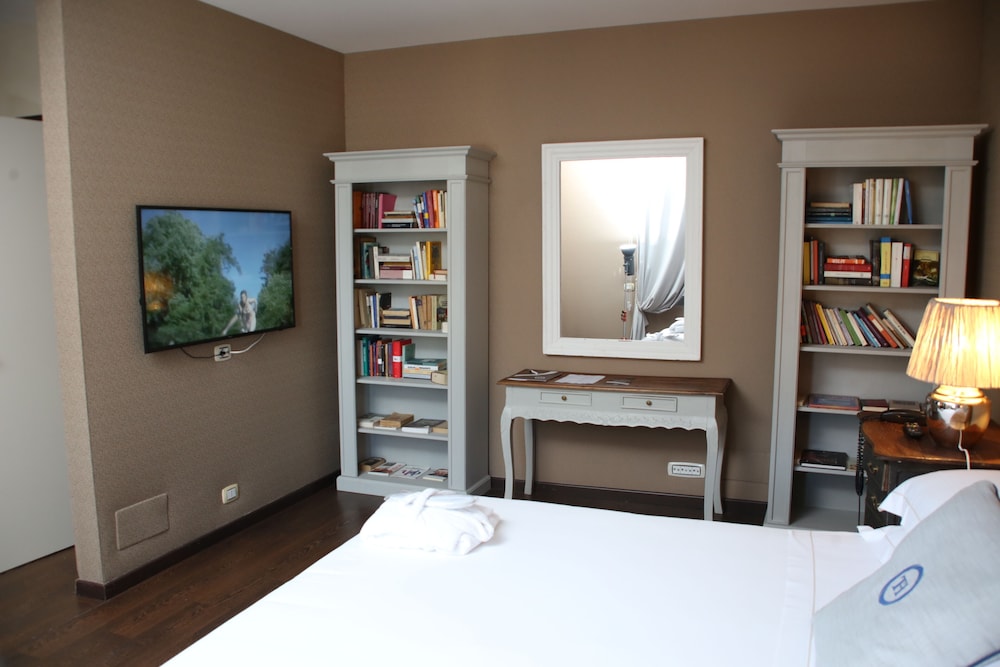 TH Roma - Carpegna Palace — Hotel rooms in Rome, Lazio