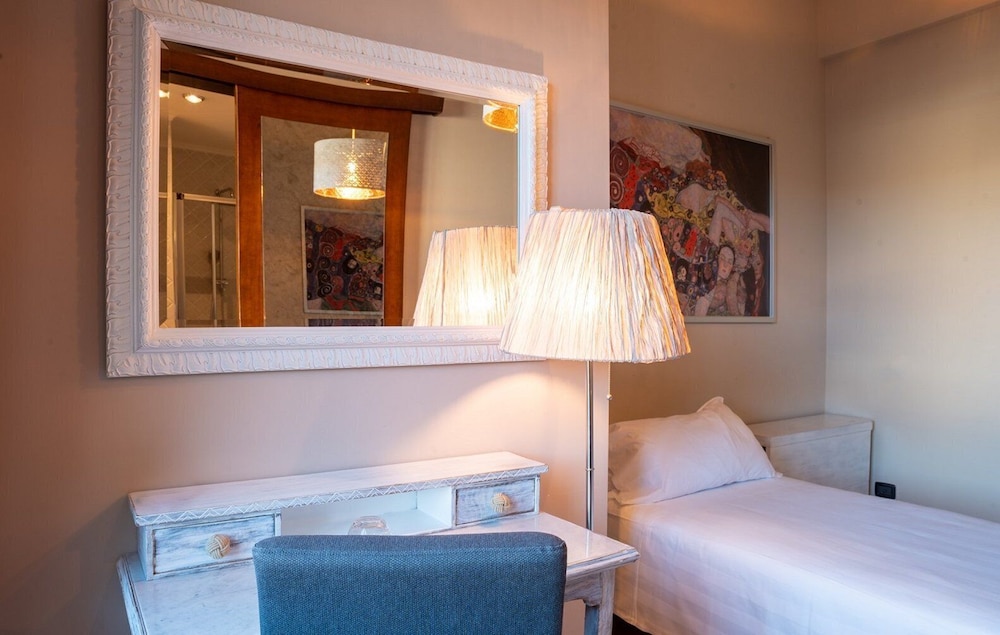 TH Roma - Carpegna Palace — Hotel rooms in Rome, Lazio