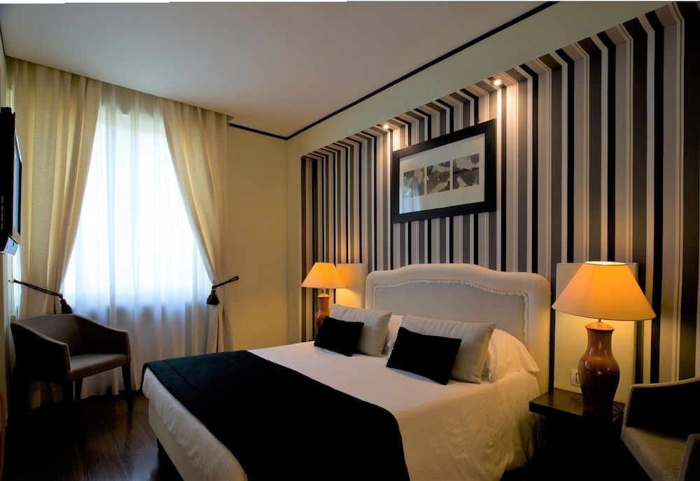 TH Roma - Carpegna Palace - zdjęcie 4