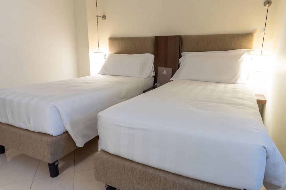 TH Roma - Carpegna Palace — Hotel rooms in Rome, Lazio