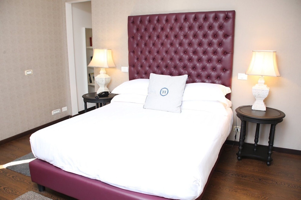 TH Roma - Carpegna Palace — Hotel rooms in Rome, Lazio