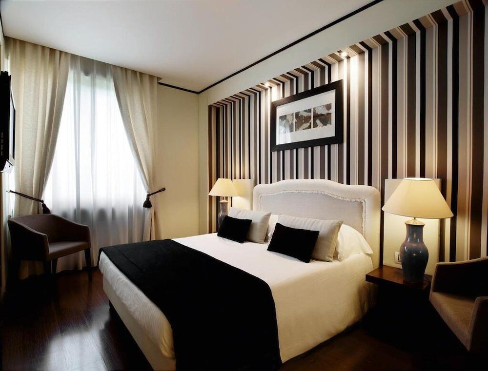 TH Roma - Carpegna Palace — Hotel rooms in Rome, Lazio