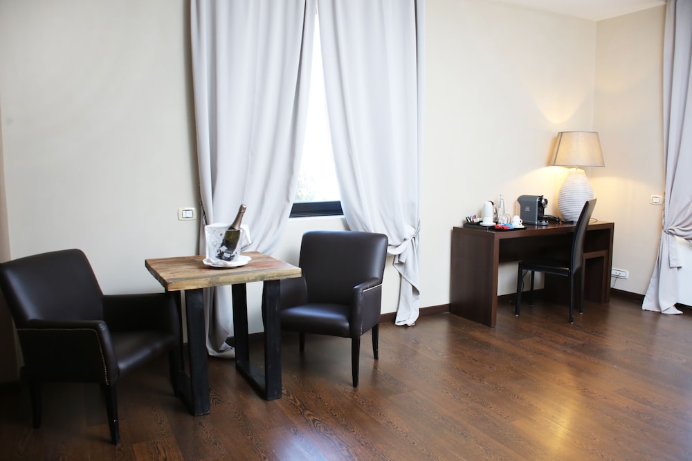 TH Roma - Carpegna Palace — Hotel rooms in Rome, Lazio