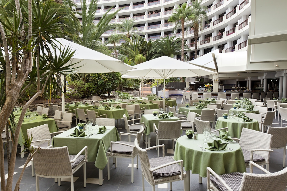 Seaside Sandy Beach — Restaurant & bars in Playa del Ingles, Canary Islands