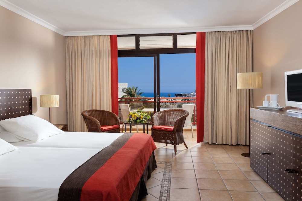 Seaside Sandy Beach — Hotel rooms in Playa del Ingles, Canary Islands