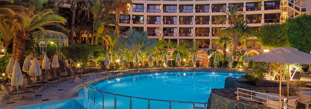 Seaside Sandy Beach — Swimming pool in Playa del Ingles, Canary Islands