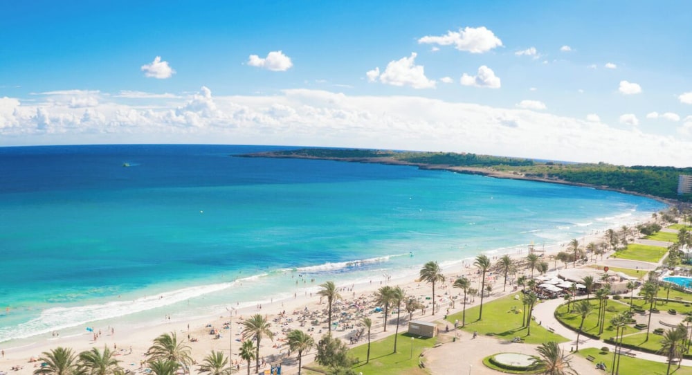 CM Castell de Mar Hotel — Beach in Cala Millor, Balearic Islands
