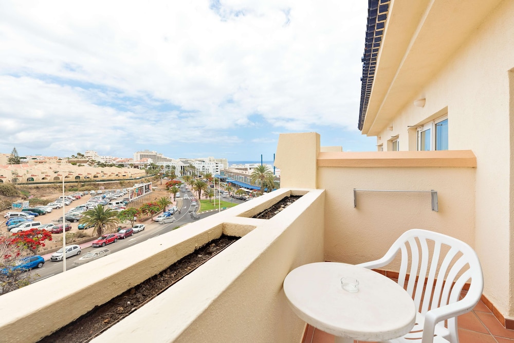 Hotel Best Jacaranda — Hotel rooms in Costa Adeje, Canary Islands