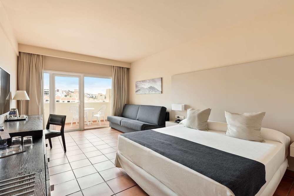 Hotel Best Jacaranda — Hotel rooms in Costa Adeje, Canary Islands