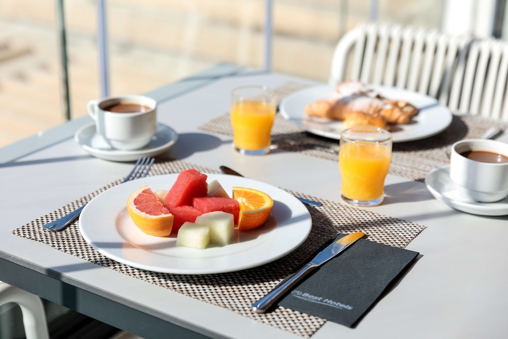 Hotel Best Jacaranda — Restaurant & bars in Costa Adeje, Canary Islands