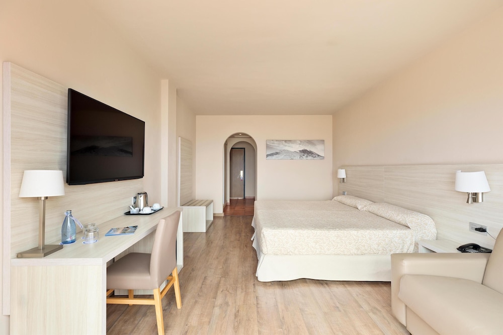 Hotel Best Jacaranda — Hotel rooms in Costa Adeje, Canary Islands