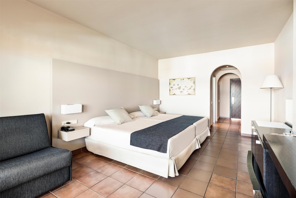 Hotel Best Jacaranda — Hotel rooms in Costa Adeje, Canary Islands
