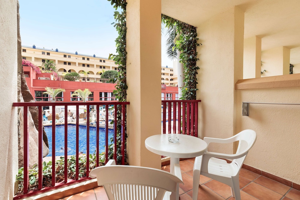 Hotel Best Jacaranda — Swimming pool in Costa Adeje, Canary Islands