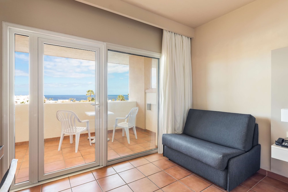 Hotel Best Jacaranda — Hotel rooms in Costa Adeje, Canary Islands