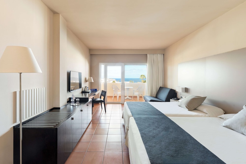 Hotel Best Jacaranda — Hotel rooms in Costa Adeje, Canary Islands