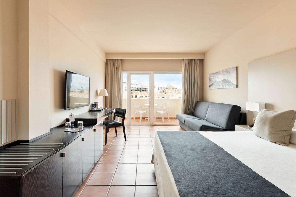 Hotel Best Jacaranda — Hotel rooms in Costa Adeje, Canary Islands