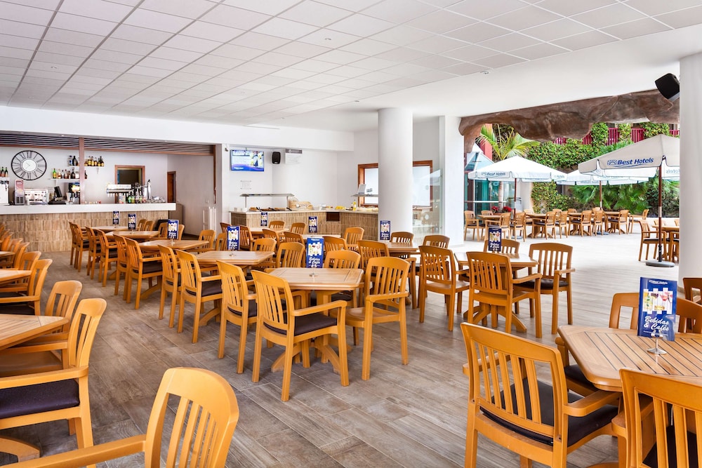 Hotel Best Jacaranda — Restaurant & bars in Costa Adeje, Canary Islands