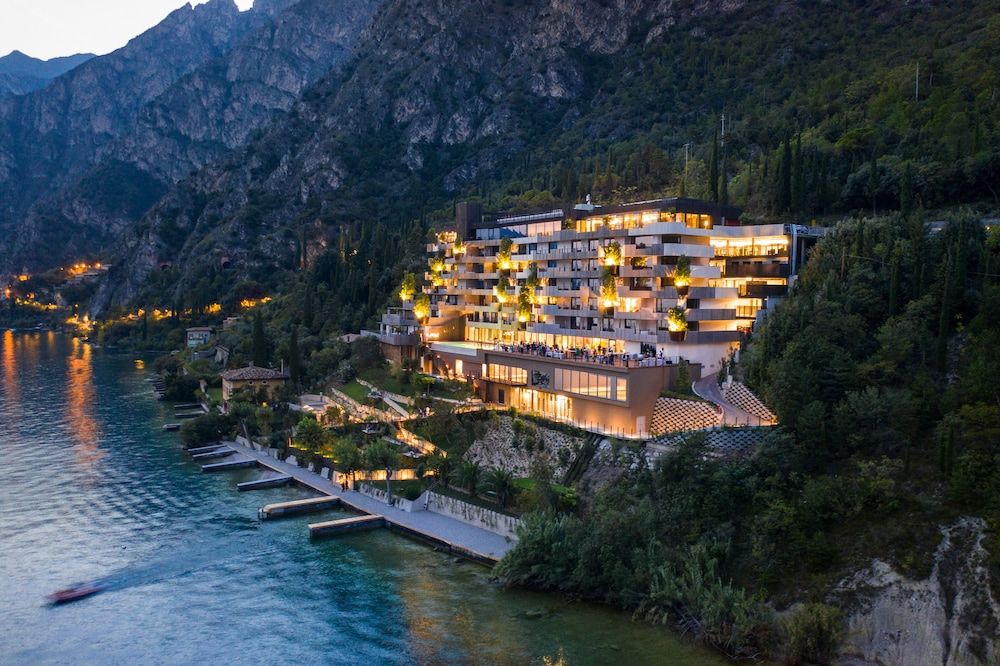 EALA My Lakeside Dream – Adults Only